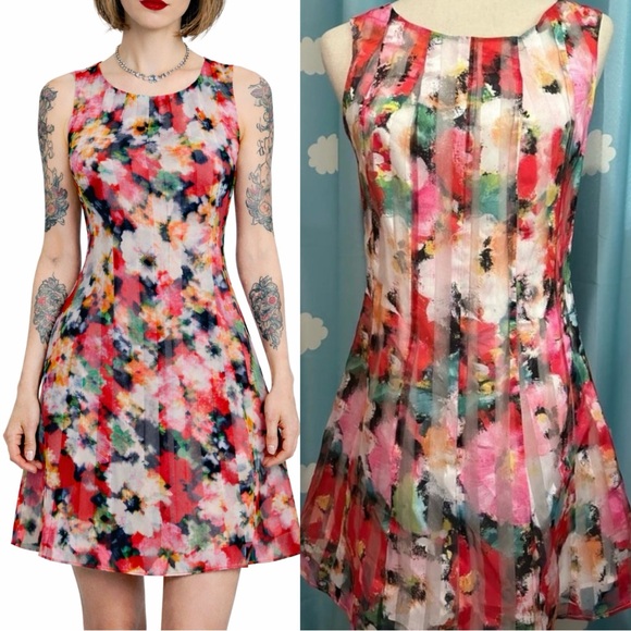 Everly translucent striped floral dress. S - Picture 3 of 7